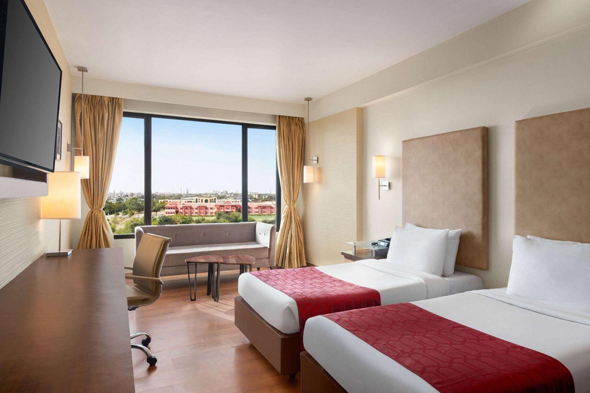 Ramada By Wyndham Jaipur North Hotell Eksteriør bilde